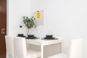 Dining - HAVN - Studio in Downtown, 10mins to Dubai Mall (Dubai)