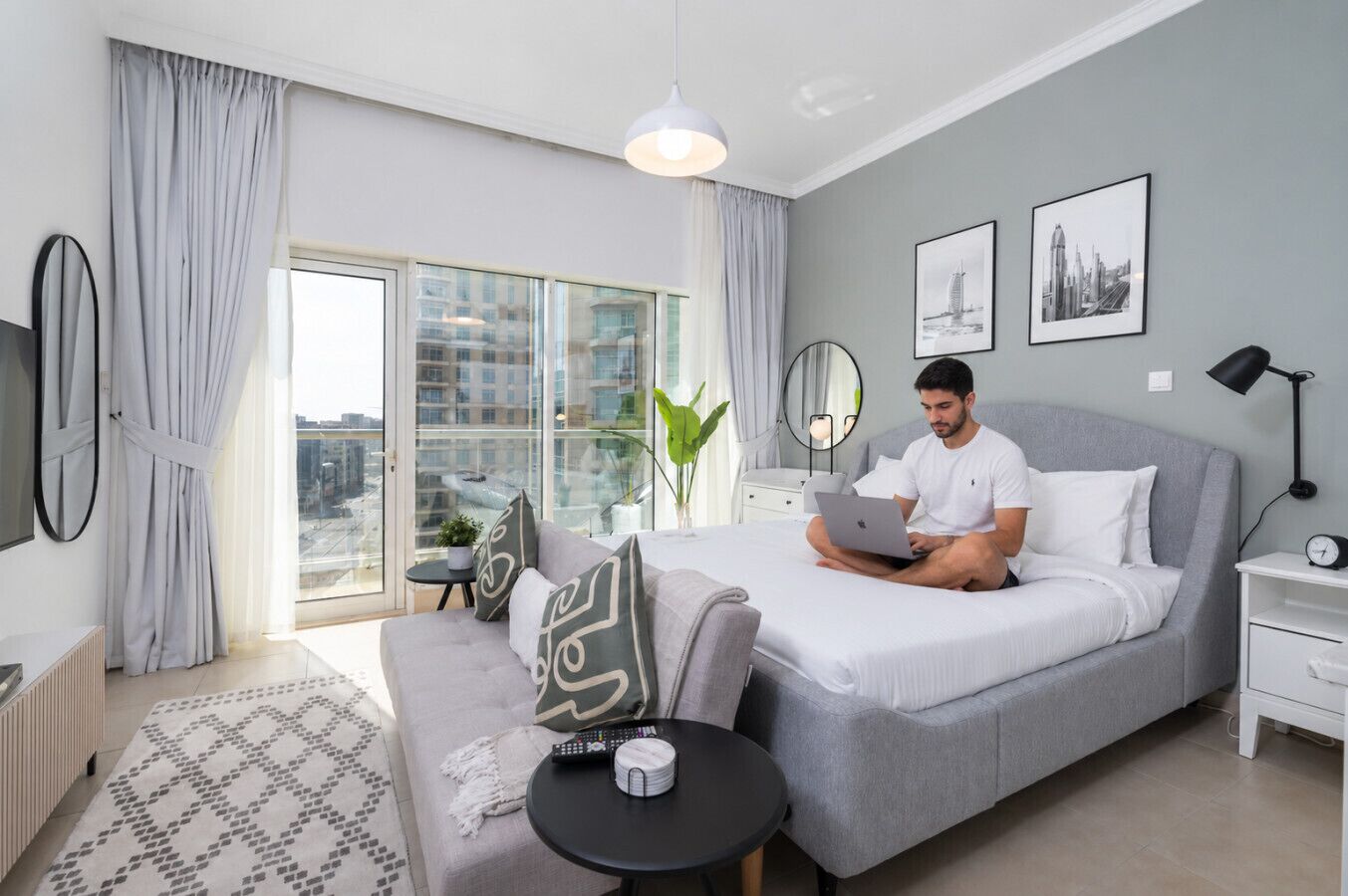 Desk, iron/ironing board, WiFi, bed sheets