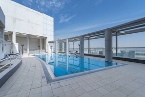 Pool - HAVN - Studio in Downtown, 10mins to Dubai Mall (Dubai)