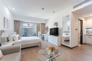 Desk, iron/ironing board, WiFi, bed sheets - HAVN - Studio in JW Marriott, Dubai Marina View (Dubai)