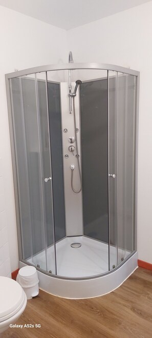 Een douche, een haardroger