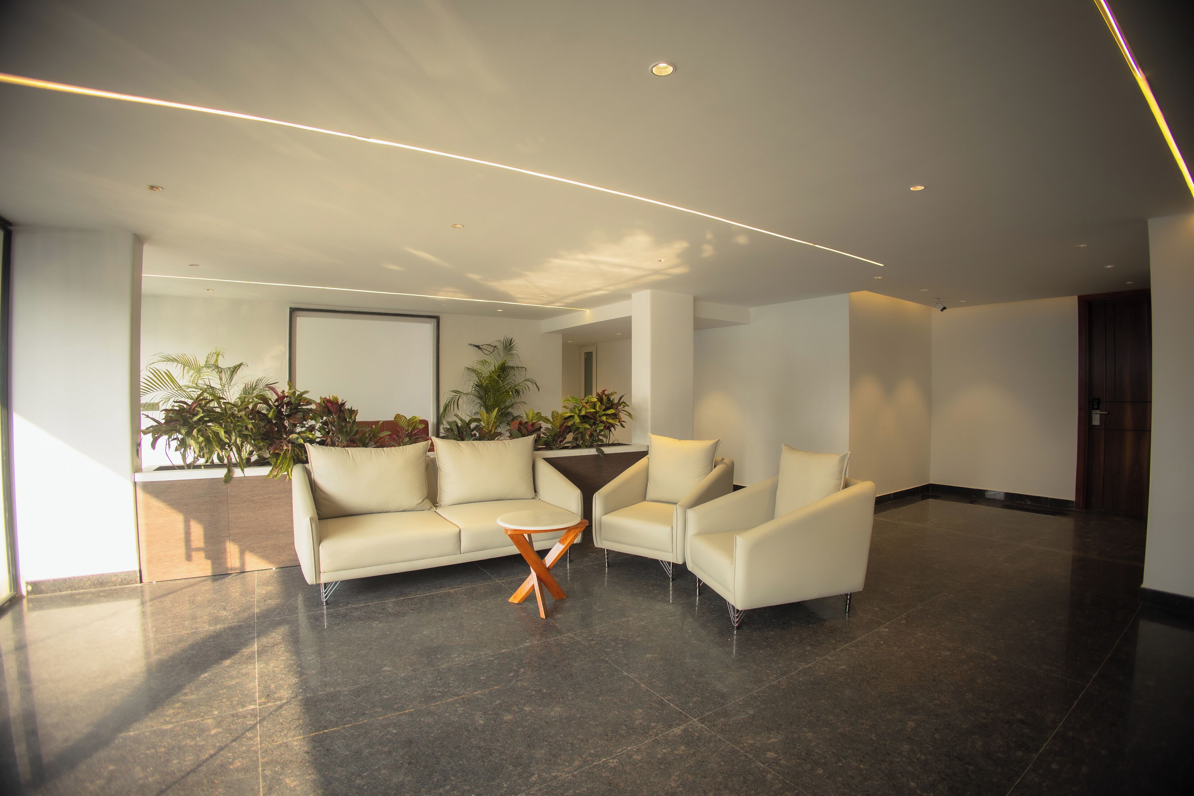 المنشأة من الداخل