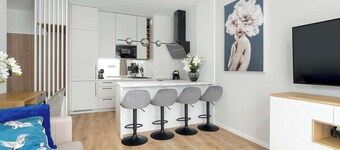 Modern Apartment | Parking, Balcony and Workspace