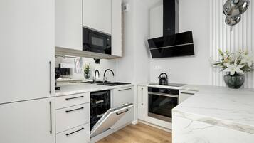 Fridge, microwave, oven, stovetop