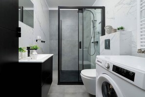 Shower, hair dryer, towels, shampoo - Modern Studio for 2 persons | Balcony | Close to the Center (Łódź)