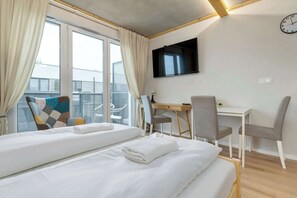 Desk, iron/ironing board, travel cot, WiFi - Comfortable Studio for 2 Persons | Balcony and Workspace (Gdańsk)