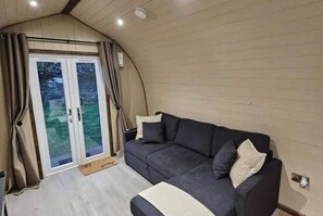 Living area - Glamping Pods - Standen Lodge (Theddlethorpe)