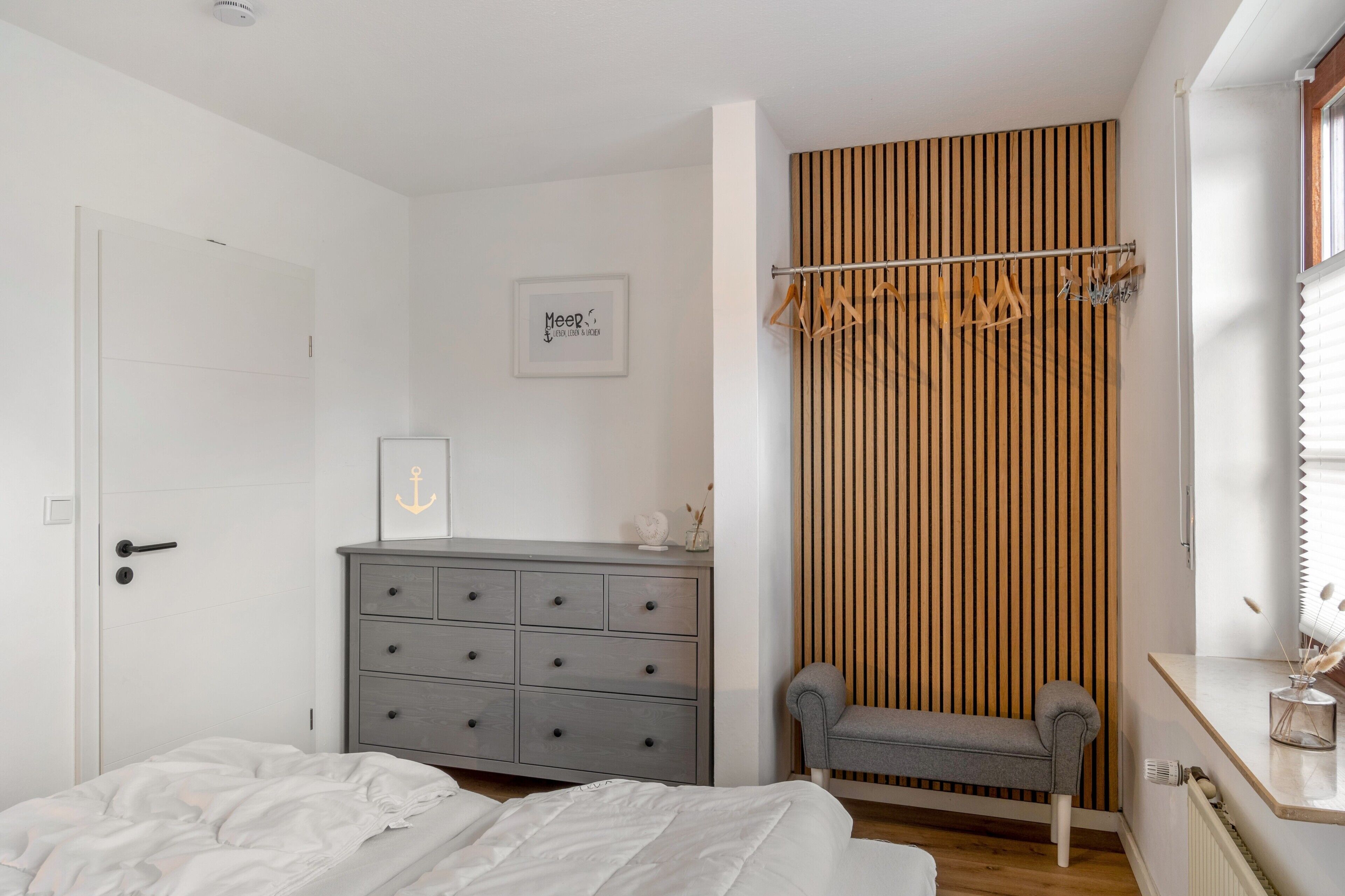 2 bedrooms, iron/ironing board, WiFi
