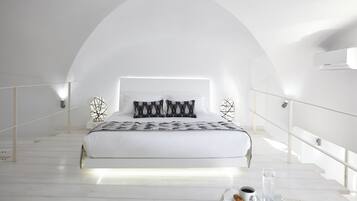 Luxury Villa, Sea View | Desk, iron/ironing board, WiFi (free)