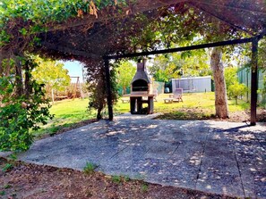 Terrace/patio - Sunflowers abode Your rustic home in the center of all Tuscan destinations! (Toscana)