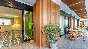 Apartamento, 1 quarto, sacada, vista para a cidade | Corredor