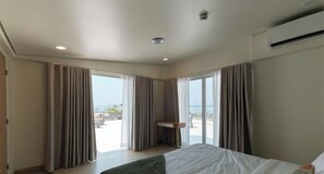 8 habitaciones, tabla de planchar con plancha, wifi y ropa de cama 