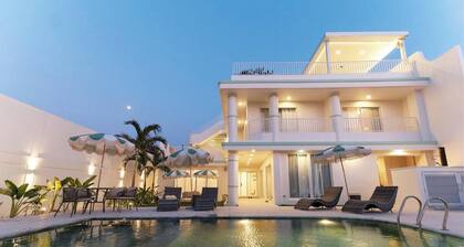 Oeste Beachfront Villa - Jacuzzi Heated Pool