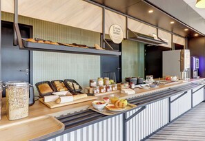 Breakfast for a fee - B&B Hotel Moulins Avermes (AVERMES)