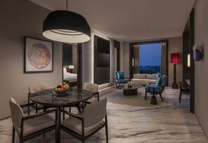 Suite Premium | Restauration | 3 restaurants, spécialités Cuisine locale et internationale