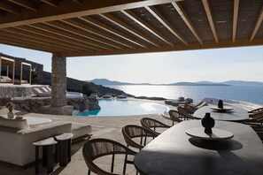 Outdoor dining - Villa Talia with SPA and Pool - My Rental Homes (Mykonos)