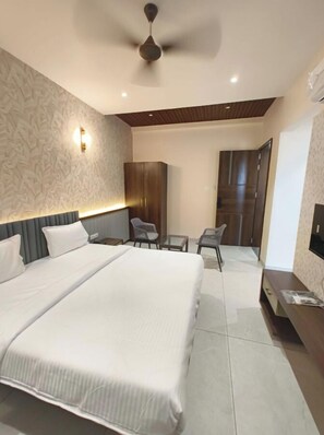Deluxe Room | Free WiFi - Hotel The Gold by Yatrik Hotels (Pune)