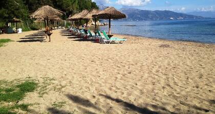 Sea Front Cottage – Beachfront Retreat with Balcony and Wi-Fi