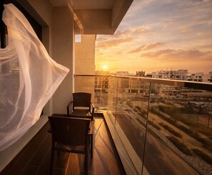 Property grounds - Stylish & Cozy 2BR Apartment in Liwan 2 (Dubai)