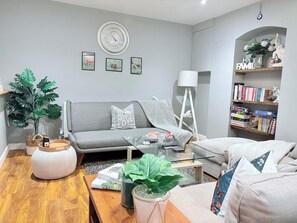 Maison, 2 chambres | Salle de séjour