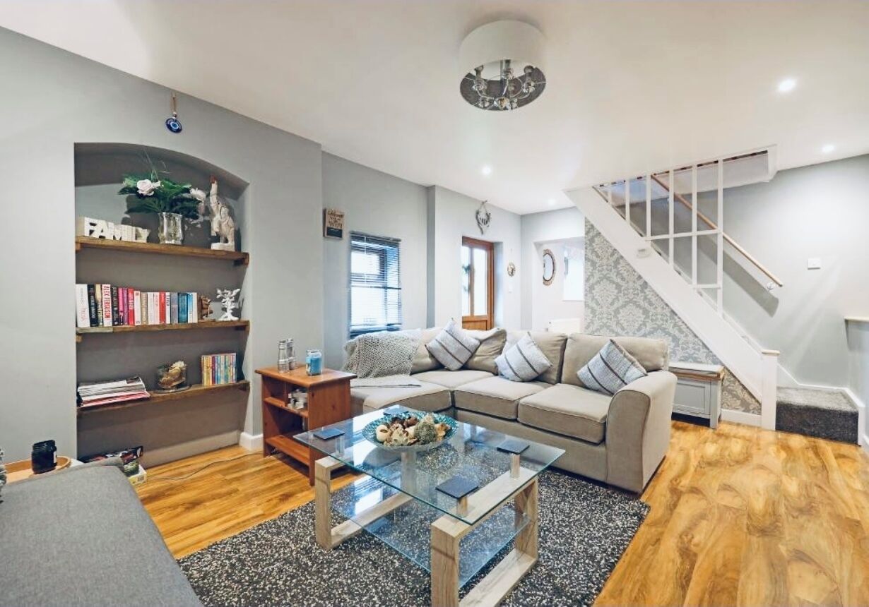 House, 2 Bedrooms | Living room | Books