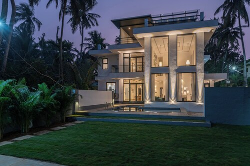 Private Luxury Villa in Goa with Pool & Jacuzzi