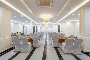 Banquet hall - S by Z Hotels, Banni Square (Gurugram)