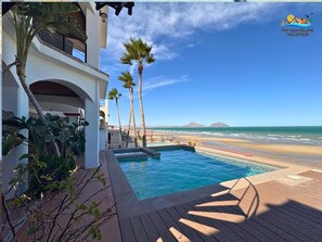 Pool - Casa Francisco beachfront rental  perfect for groups up to 14 (San Felipe)