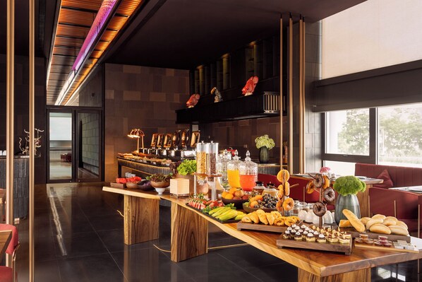 Free daily buffet breakfast - Cicilia Rouge Dalat (Da Lat)