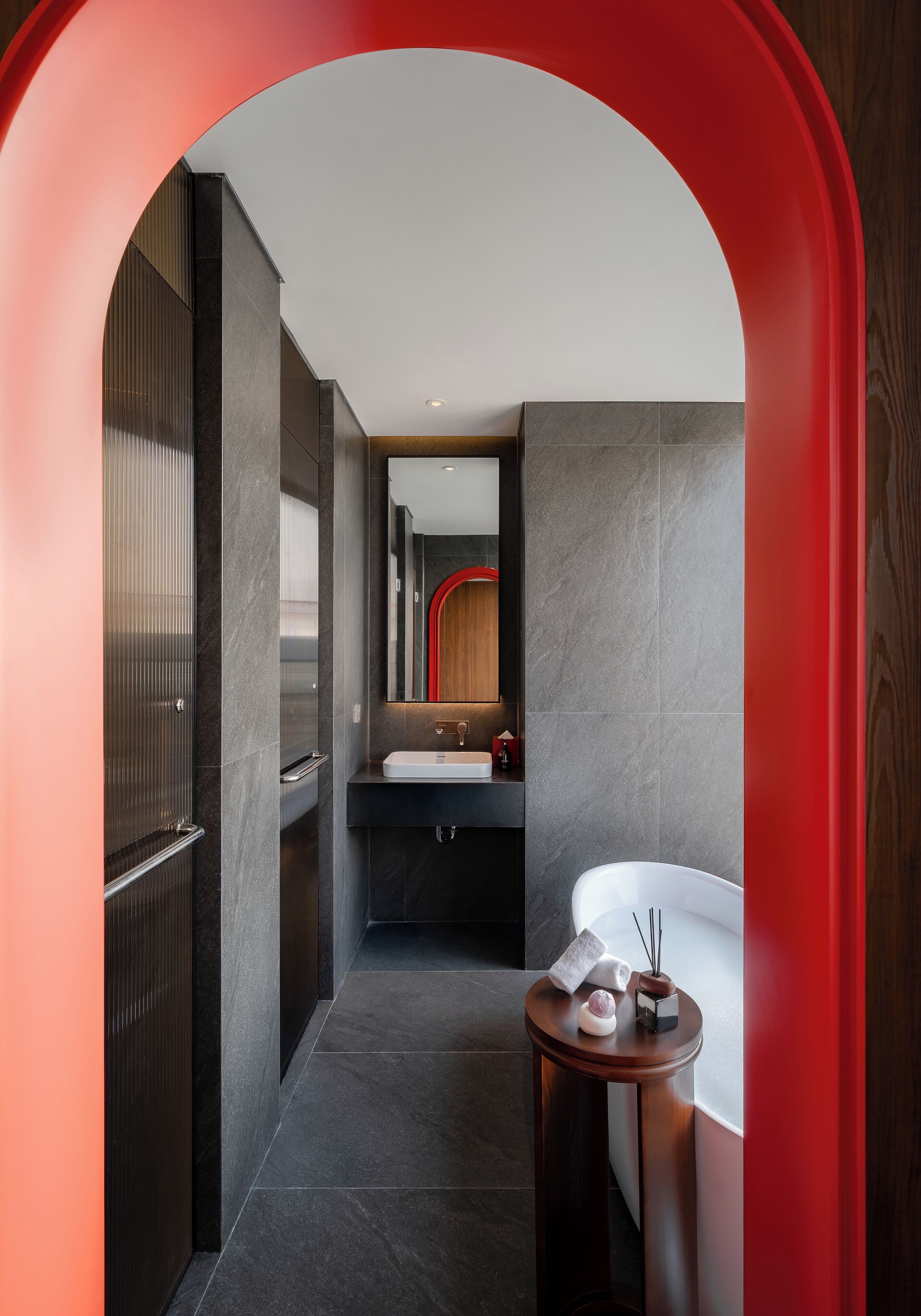 Dobbeltrom – gallery | Bad | Dusj, regndusjhode, hårføner og tøfler