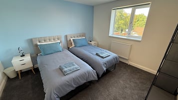 10 bedrooms, desk, iron/ironing board, free WiFi