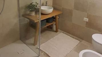 Hair dryer, towels