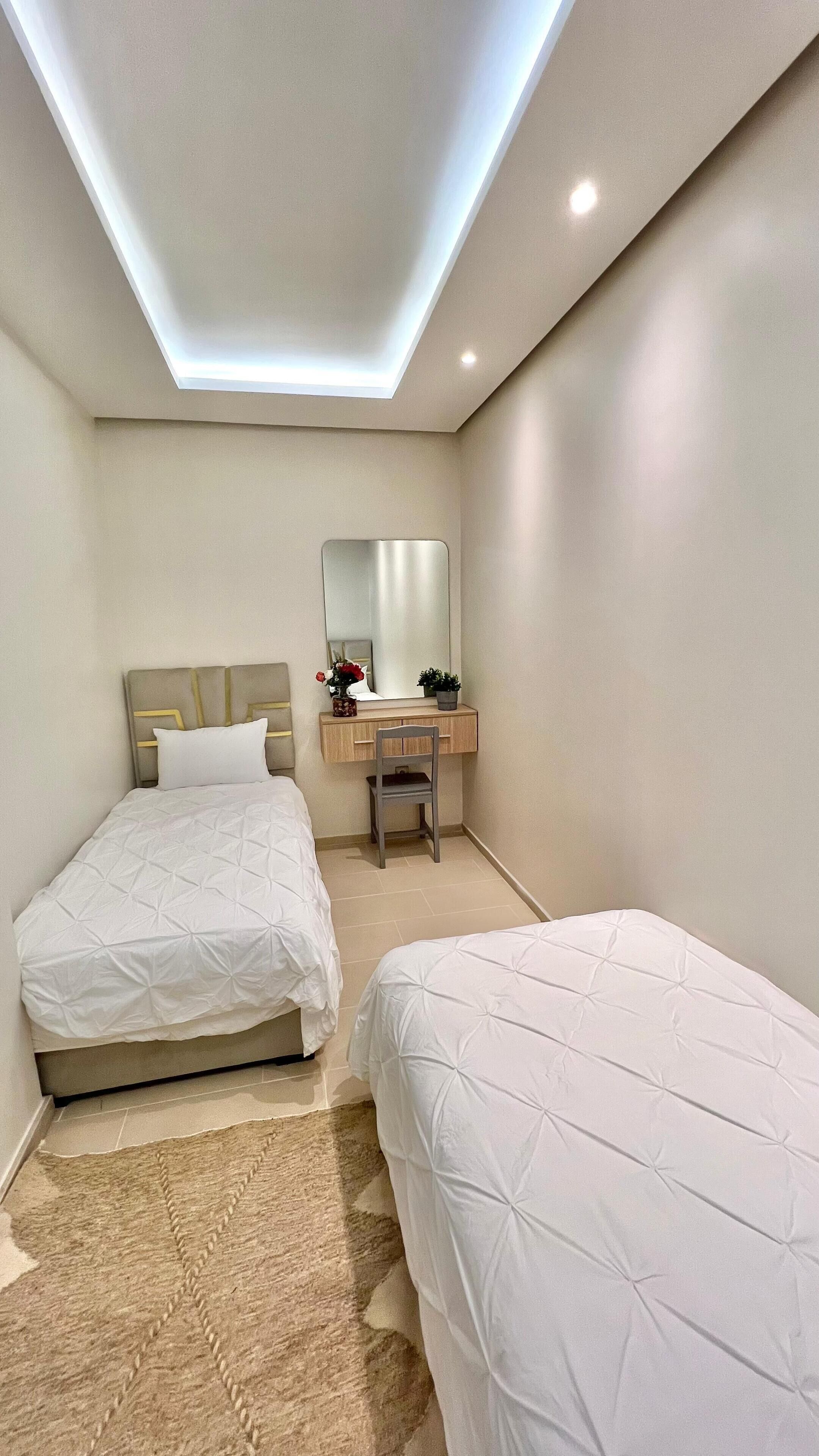 3 bedrooms, in-room safe, iron/ironing board, travel crib