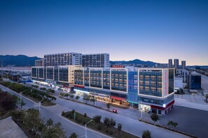 Exterior - Ramada by Wyndham Zhaoqing Dawang (Zhaoqing)