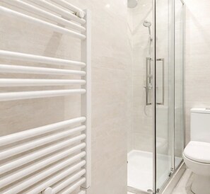 Studio, City View | Bathroom - 1528 Nazareth (Paris)