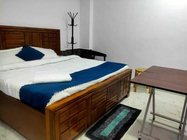 클래식 더블룸 | 책상, 노트북 작업 공간