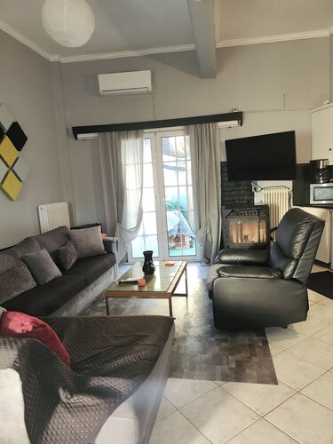 Τζιμ Βίλα
andravida