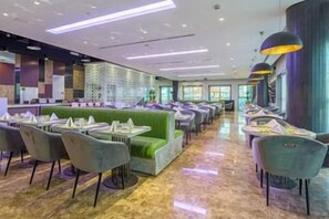 Dining - The First Collection Marina (Dubai)