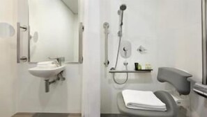 Bathroom - The First Collection Marina (Dubai)