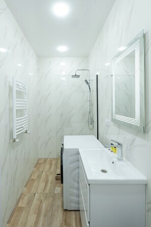 Bathroom - Bright 1BR apartment in Avlabari (Tbilisi)