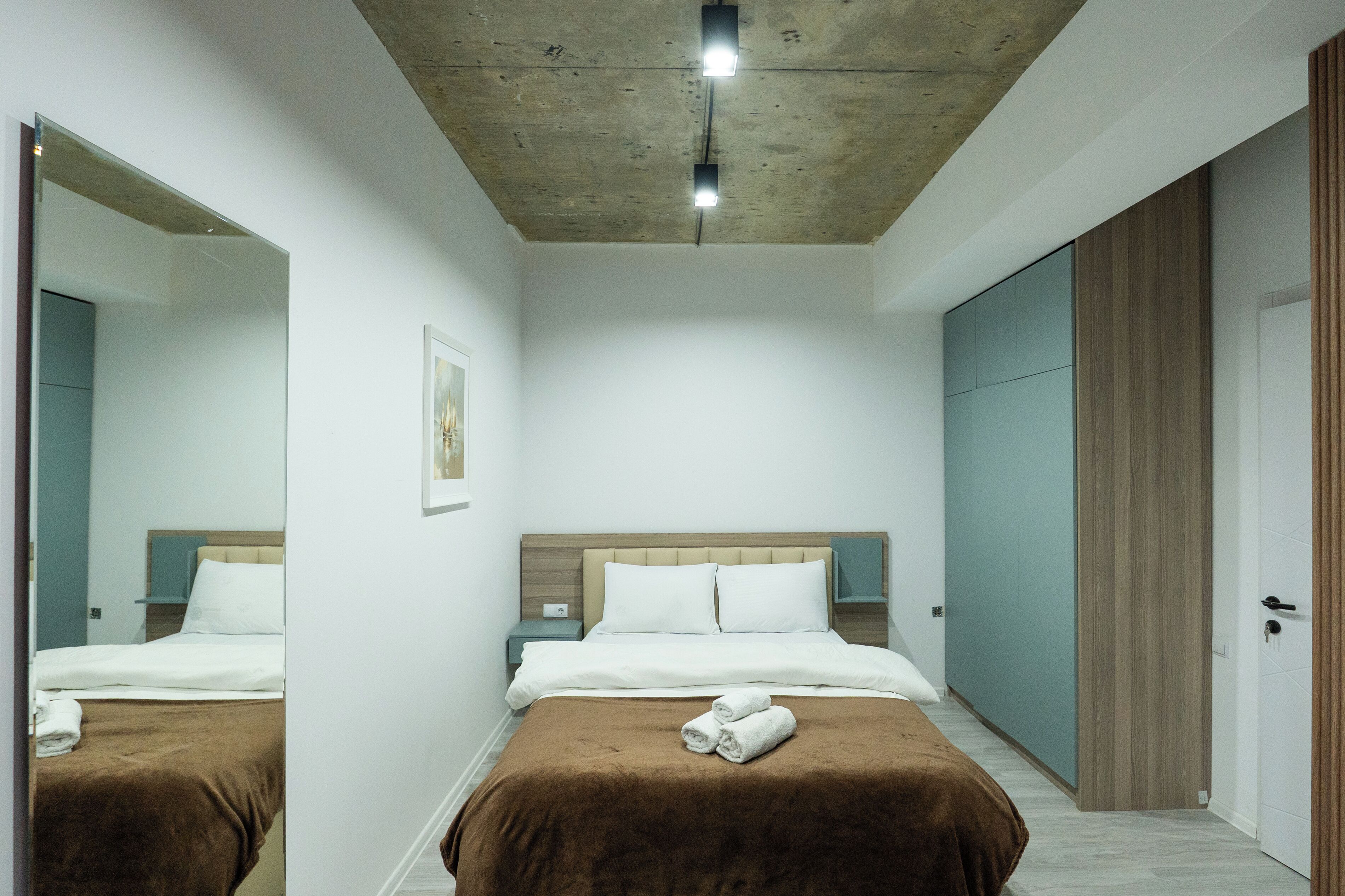 Fer et planche à repasser, accès au Wi-Fi (inclus)