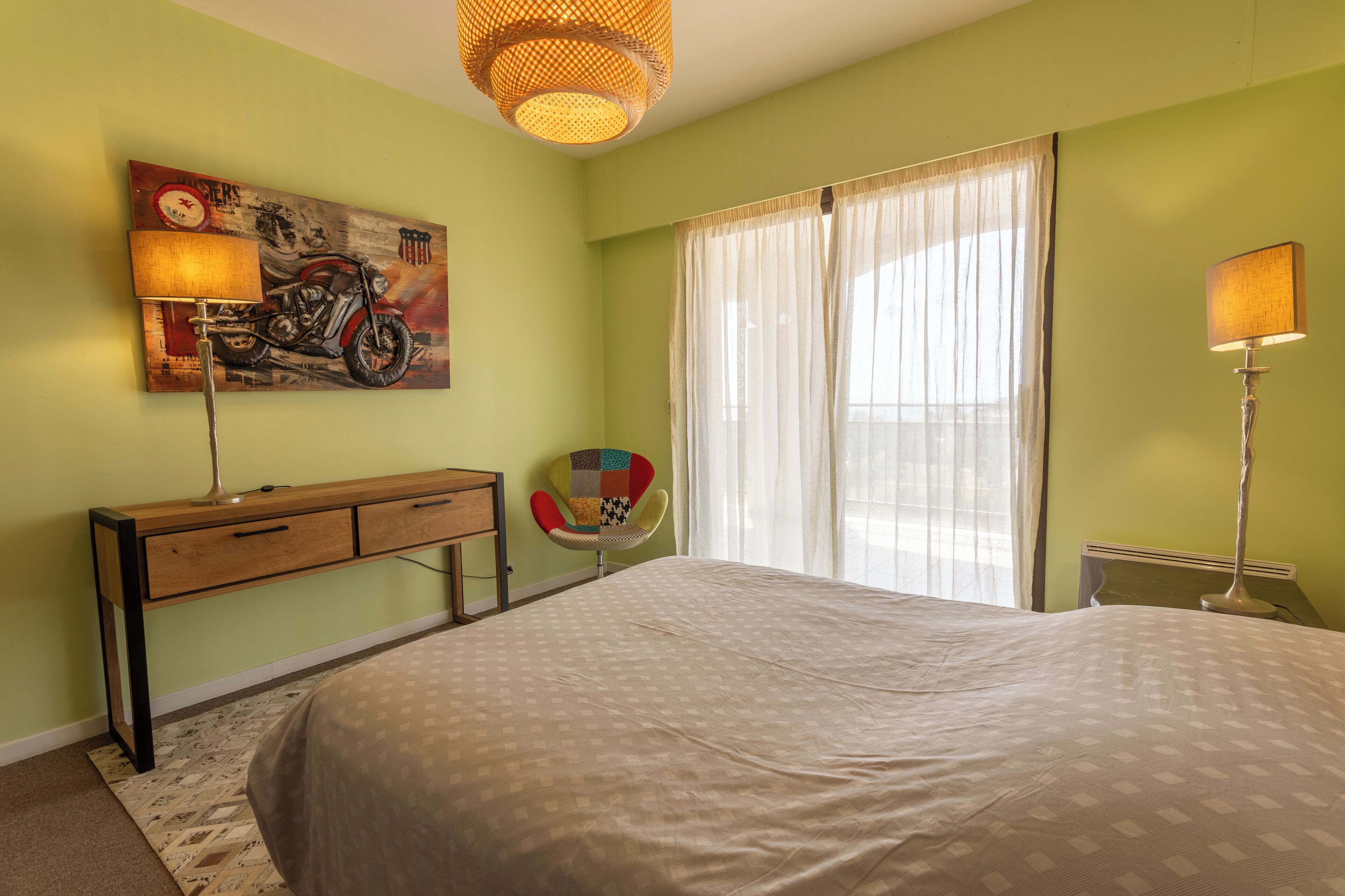 3 slaapkamers, een strijkplank/strijkijzer, beddengoed
