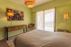 3 chambres, fer et planche à repasser, draps fournis
