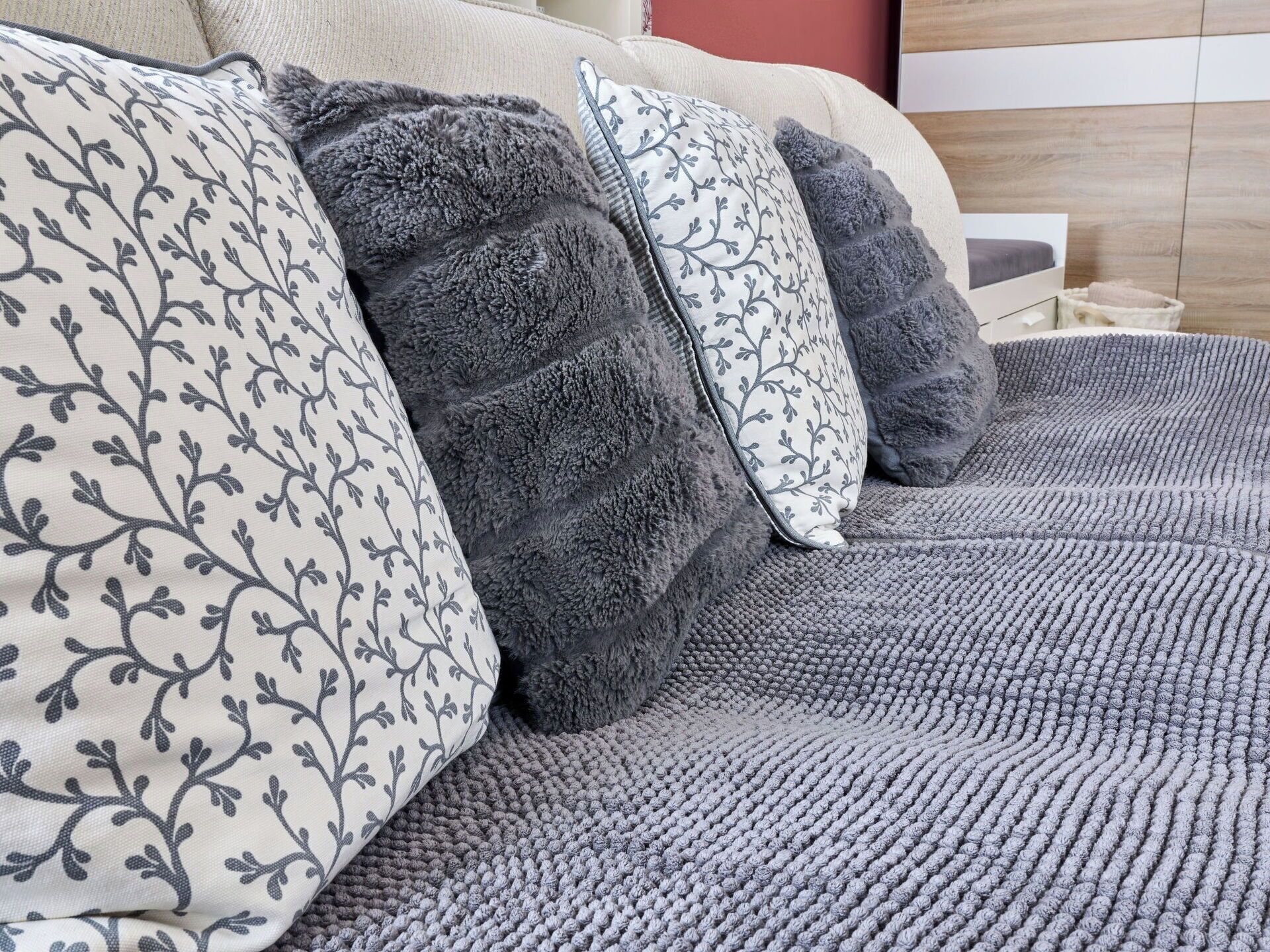 Kissen, Couch, Möbel, Dekokissen, Linens, Textil, Kissen, Interior Design, Wohnzimmer