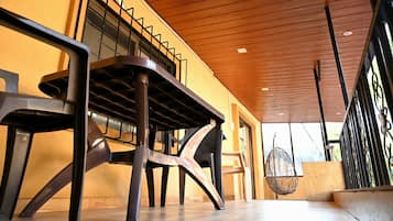 Dobbelt- eller tomannsrom | Utendørsservering