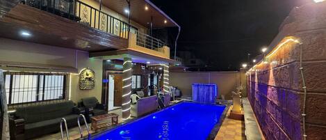 Double or Twin Room | Pool