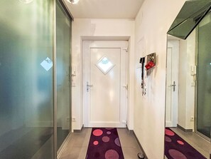 Interior - Beautiful apartment for 2 people with WIFI, TV and balcony (Weilheim)