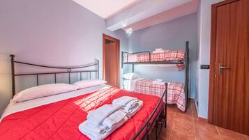 1 bedroom, WiFi, bed sheets