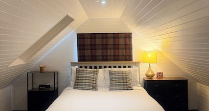 Cosy Dog-Friendly Cottage | Walks from the door | Royal Deeside