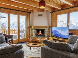 Fernseher, Kamin